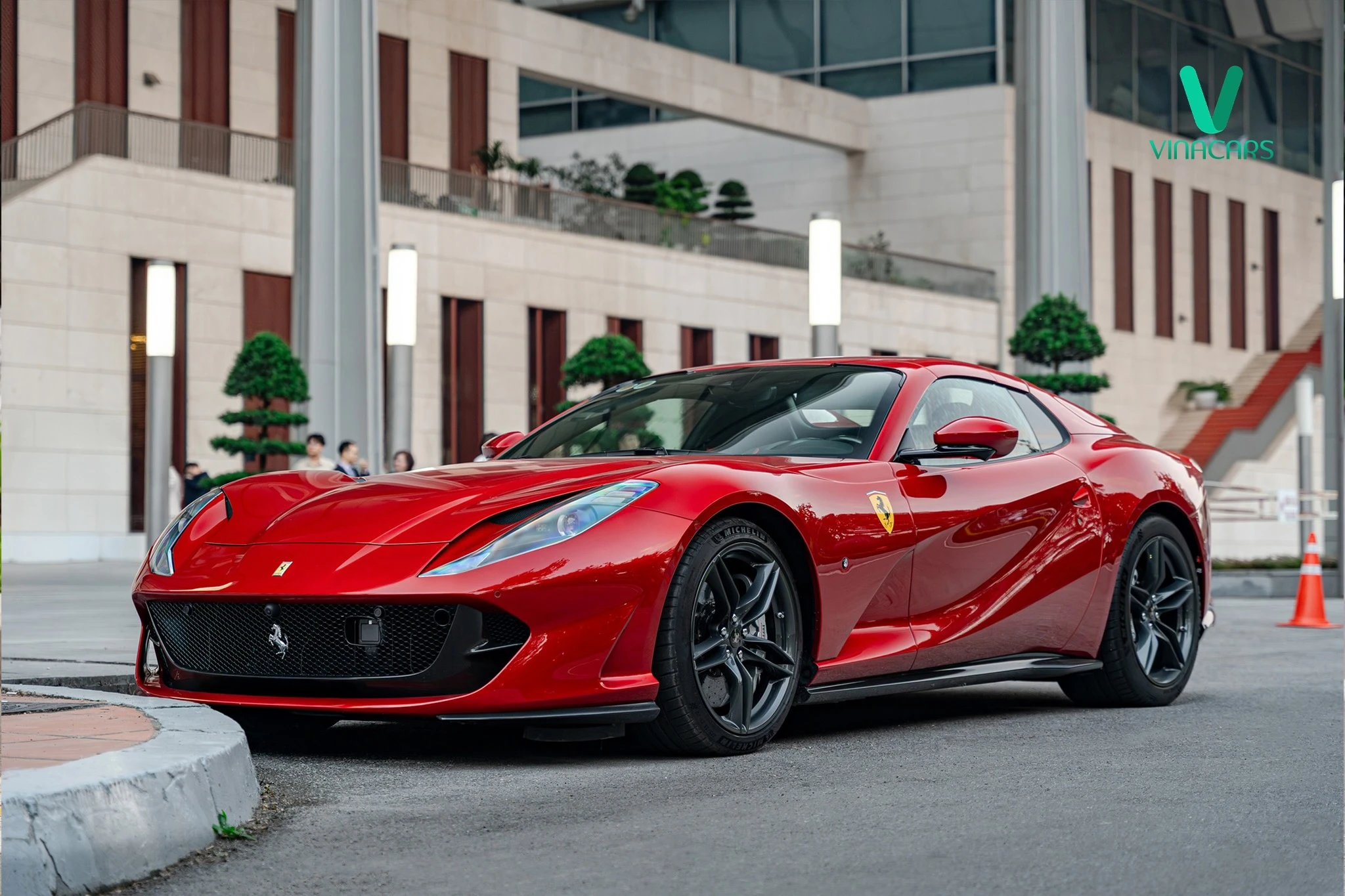 Ferrari 812 GTS 2023